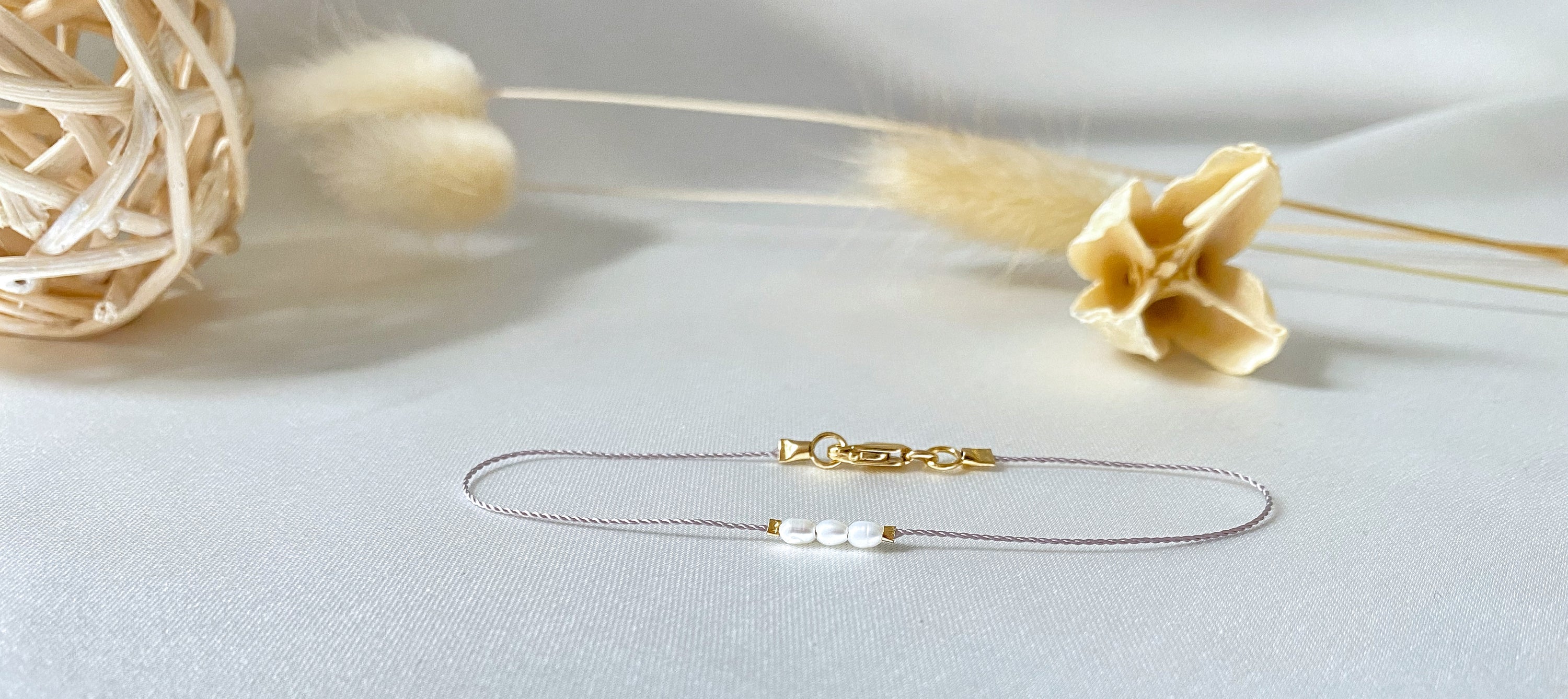 Zierliches Perlenarmband – Karabinerverschluss
